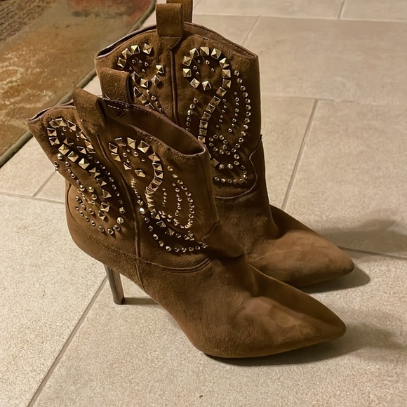 Michael Kors Suede Booties w/Studded Details. Size 6.5. Good used condition. - Picture 2 of 7